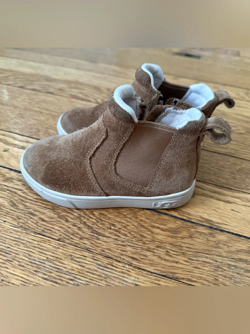 UGG Hamden II Chelsea Boots - Size 8